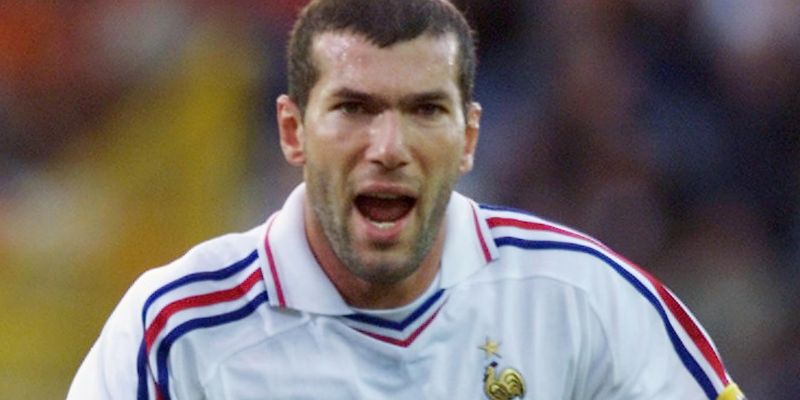 Zidane phiên bản Euro 2000 thậm chí được đánh giá là xuất sắc hơn cả WC 1998