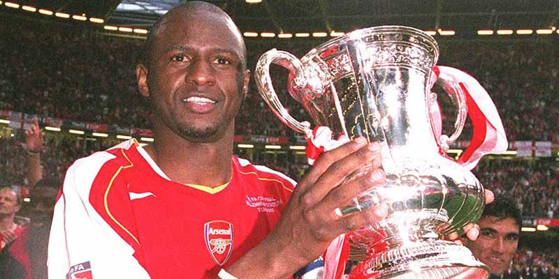 Vinh quang của Vieira tại Premier League gắn liền với màu áo Arsenal