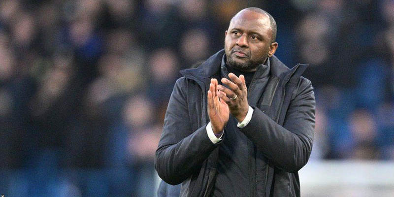 Huyền thoại bóng đá Patrick Vieira vẫn đang chật vật trên cương vị mới