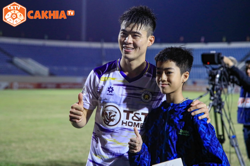 Cá nhân Duy Mạnh muốn cơ sở vật chất của V-League được cải thiện. (Ảnh: HNFC)