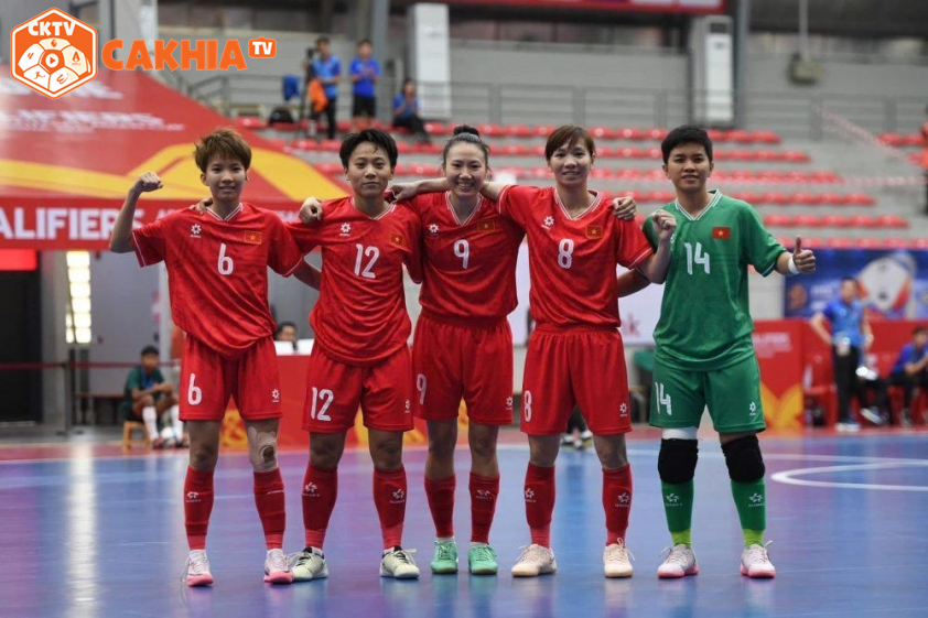 ĐT futsal nữ Việt Nam cũng tiến sát cơ hội dự VCk futsal World Cup 2025 (Ảnh: VFF)